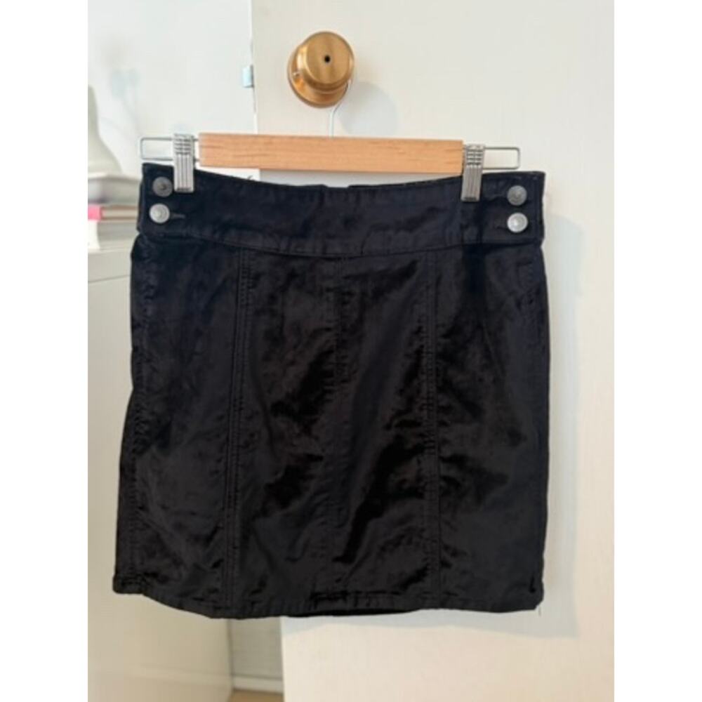 Free People Black Satin Mini Skirt Zip Front‎ Size 29🖤